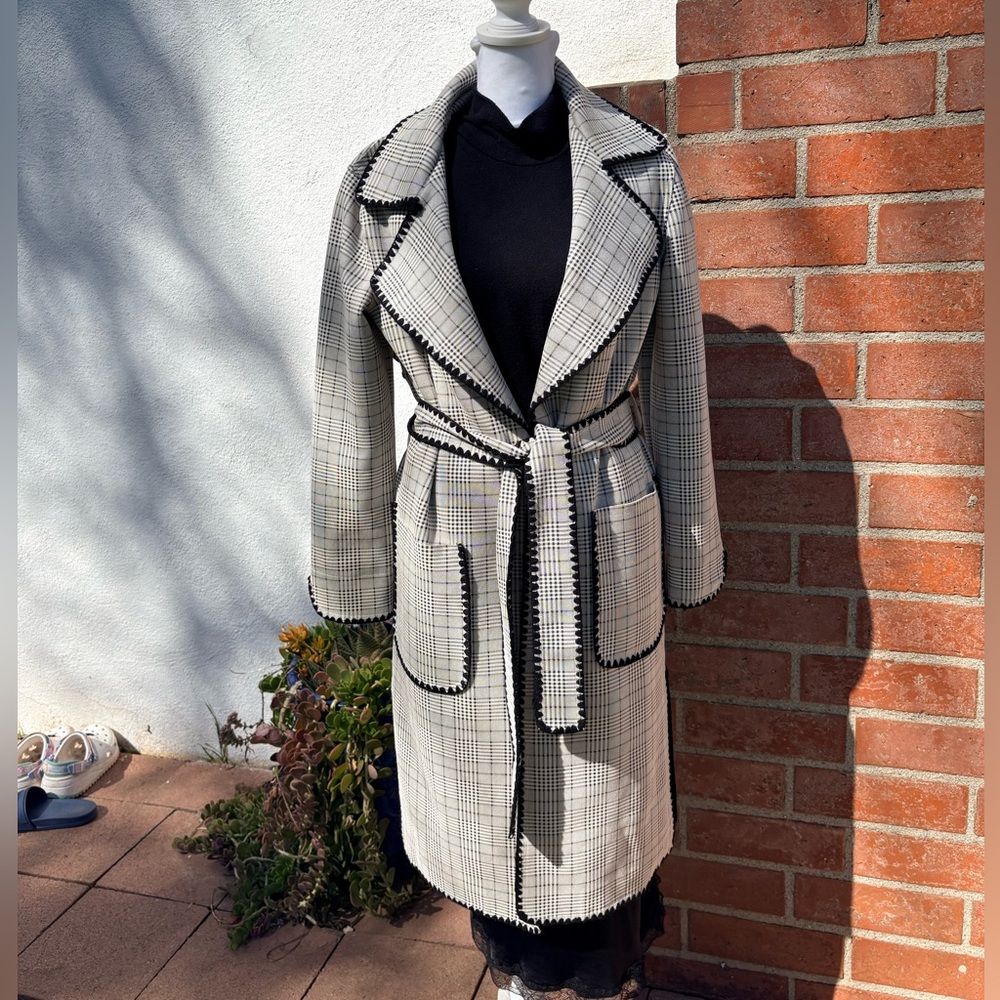 Plaid Women's trench Coat with Belt